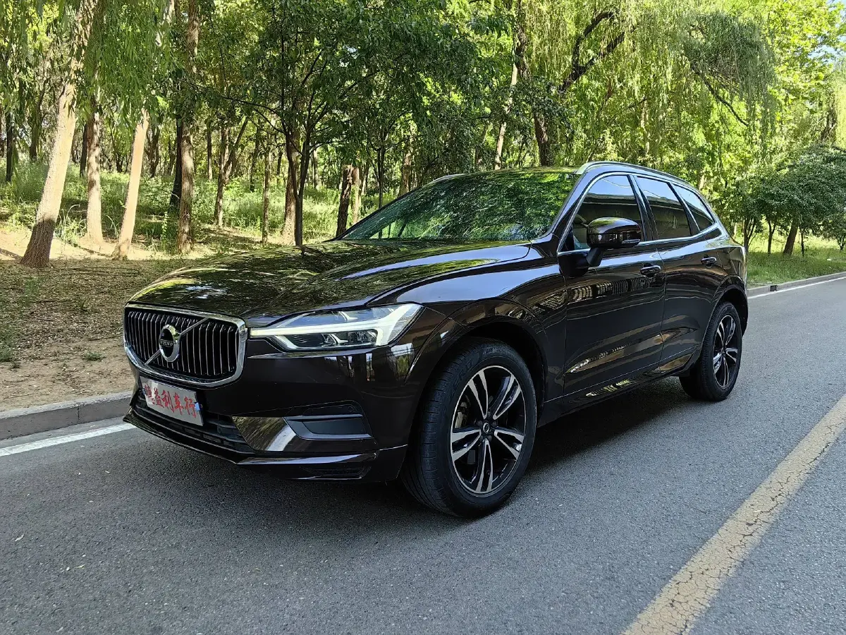 2019 Volvo XC60 2.0T 254HP L4 8AT