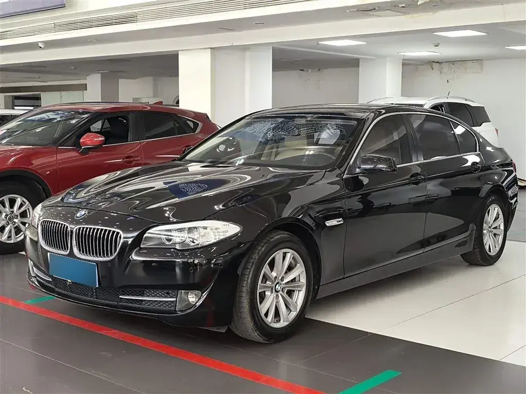 2012 BMW 5 Series 2.5L 204HP L6 8AT