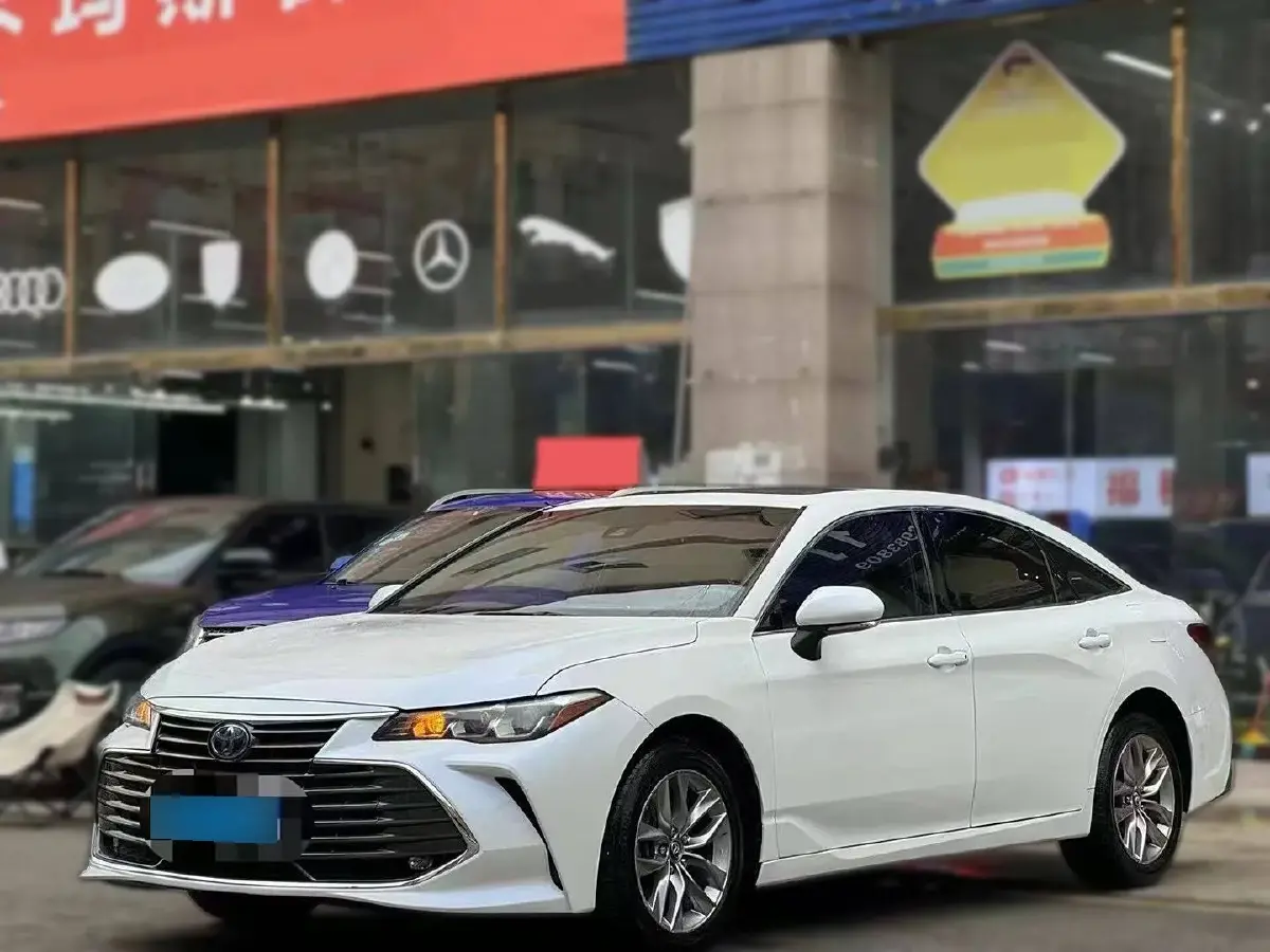 2019 Toyota Avalon 2.5L 178HP L4 E-CVT Hybrid
