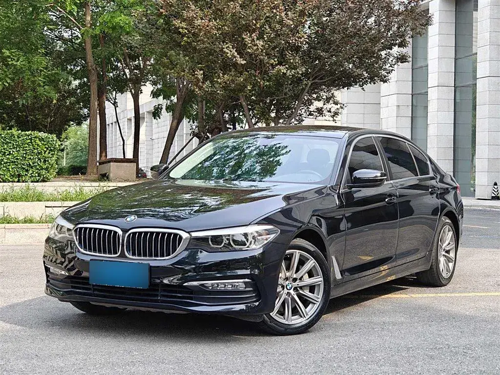 2018 BMW 5 Series 2.0T 224HP L4 8AT