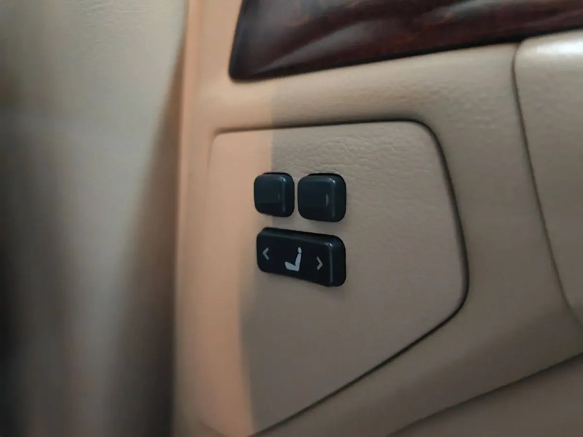 2004 Nissan CIMA 4.5L 340HP V8 5AT,autocango,china used car exporter,china ev exporter,chinese used car exporter,chinese used ev exporter