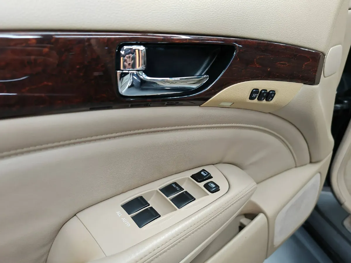 2004 Nissan CIMA 4.5L 340HP V8 5AT,autocango,china used car exporter,china ev exporter,chinese used car exporter,chinese used ev exporter