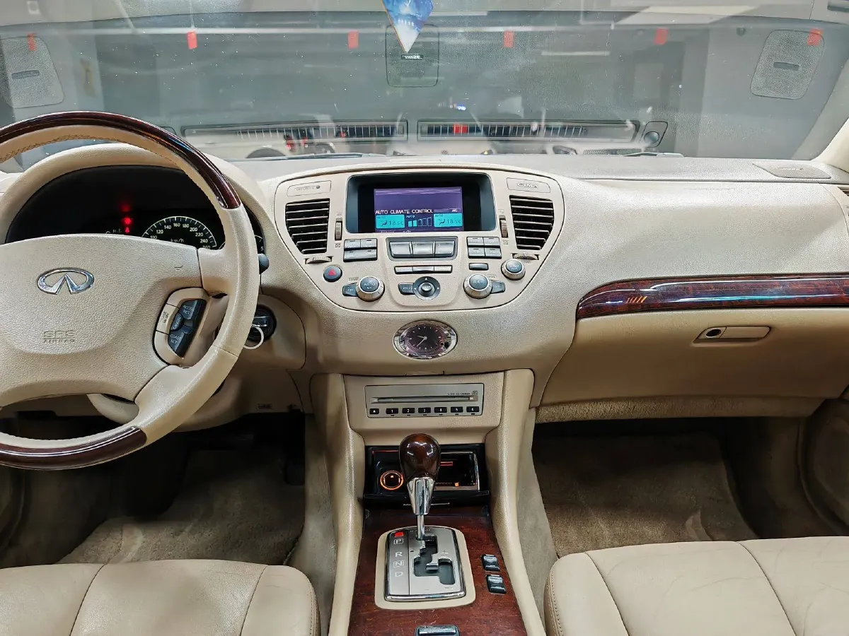 2004 Nissan CIMA 4.5L 340HP V8 5AT,autocango,china used car exporter,china ev exporter,chinese used car exporter,chinese used ev exporter