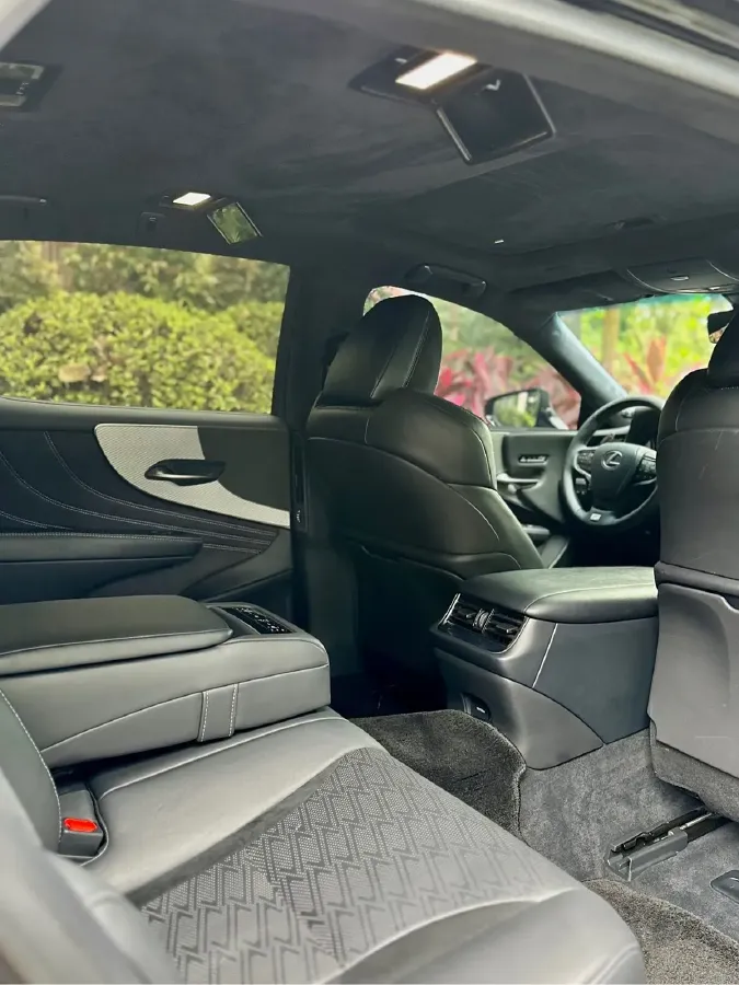 2018 Lexus LS 3.5L 299HP V6 E-CVT Hybrid,autocango,china used car exporter,china ev exporter,chinese used car exporter,chinese used ev exporter