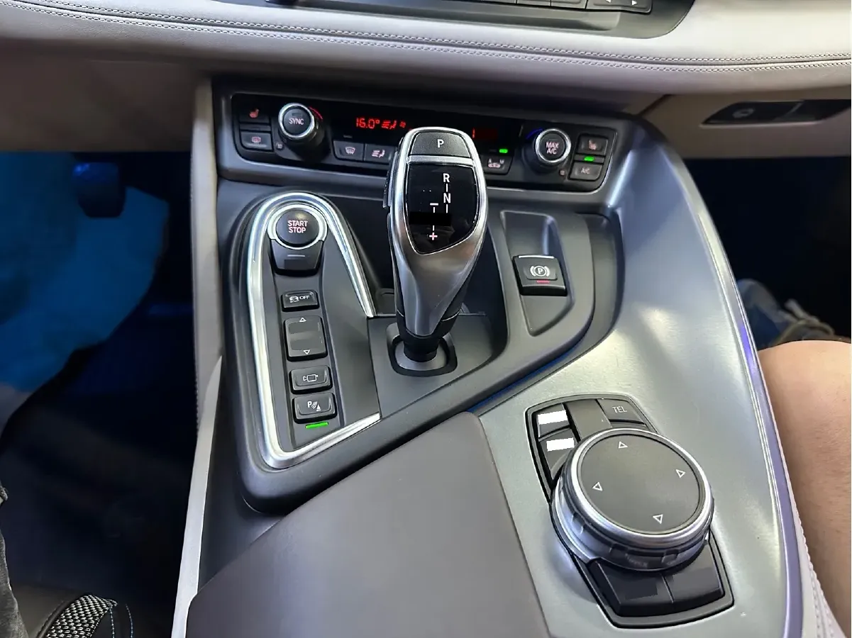 2014 BMW i8 1.5T 231HP L3 6AT PHEV 7.1KWH,autocango,china used car exporter,china ev exporter,chinese used car exporter,chinese used ev exporter