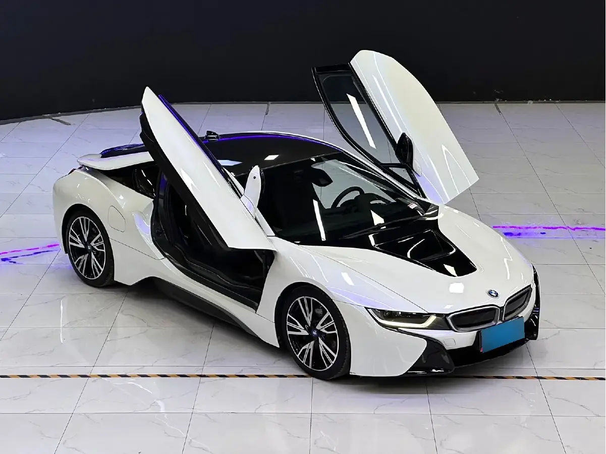 2014 BMW i8 1.5T 231HP L3 6AT PHEV 7.1KWH