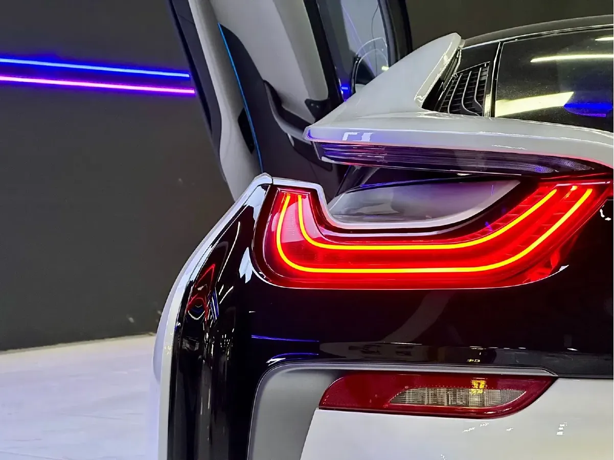 2014 BMW i8 1.5T 231HP L3 6AT PHEV 7.1KWH,autocango,china used car exporter,china ev exporter,chinese used car exporter,chinese used ev exporter