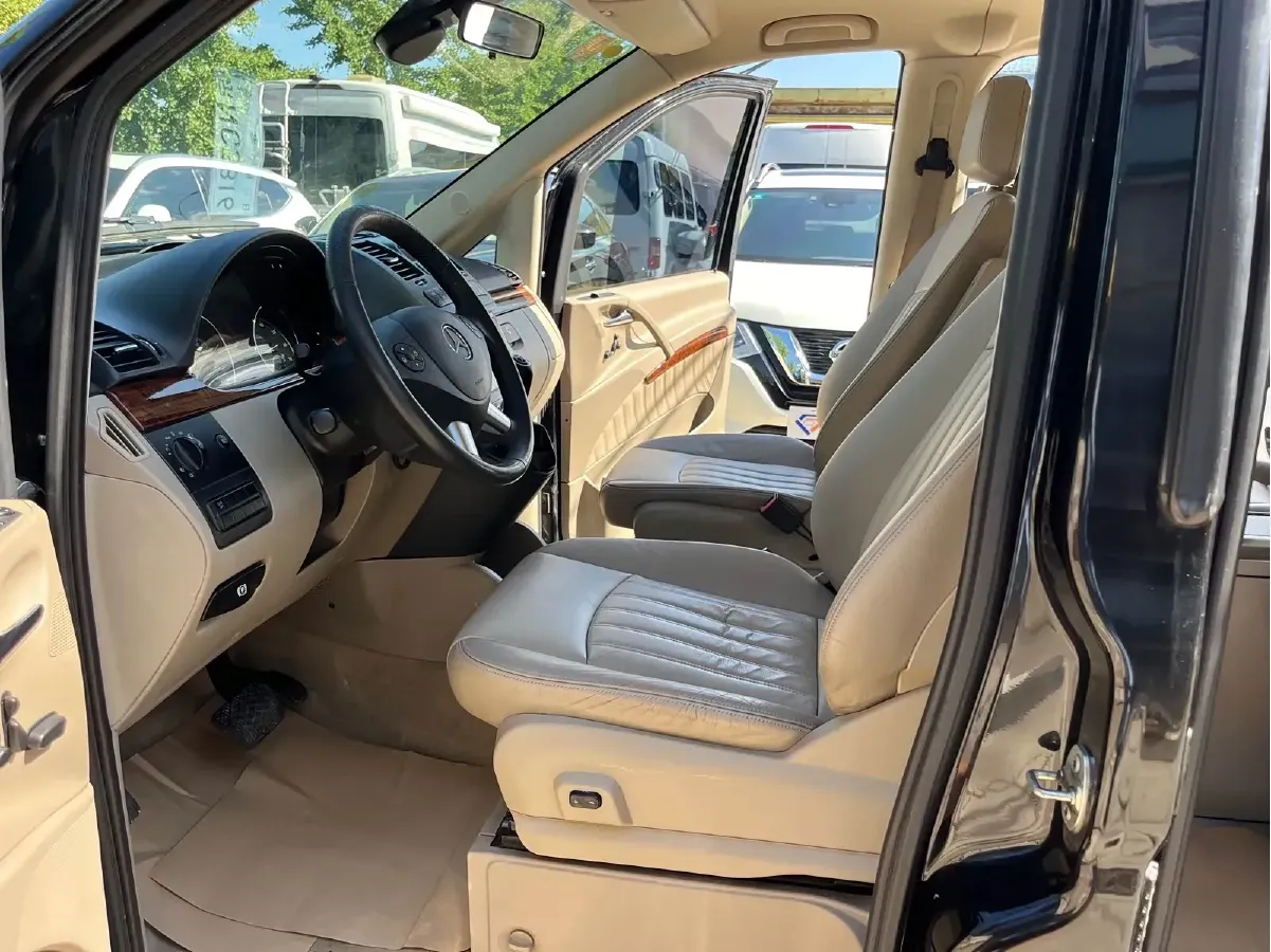 2013 Mercedes-Benz Viano 3.5L 258HP V6 5AT,autocango,china used car exporter,china ev exporter,chinese used car exporter,chinese used ev exporter