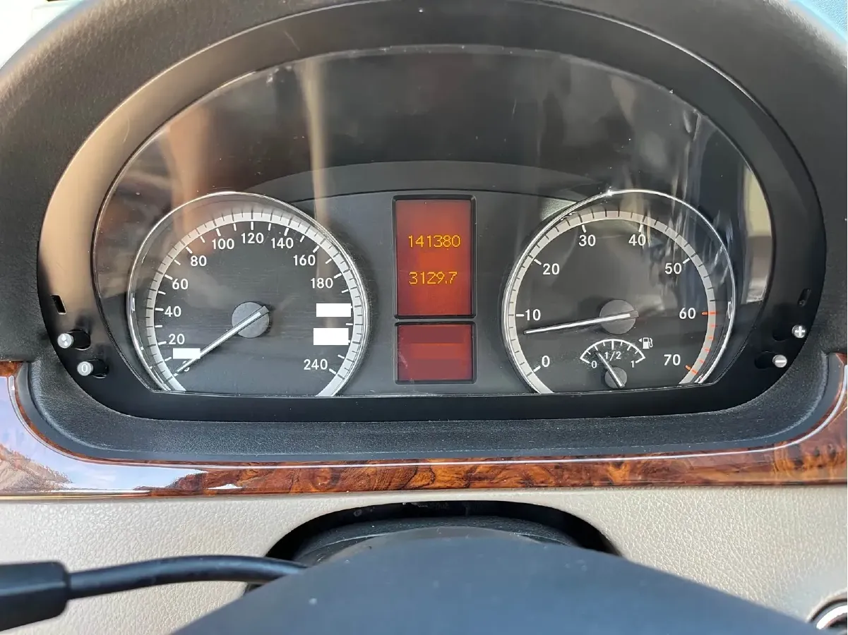 2013 Mercedes-Benz Viano 3.5L 258HP V6 5AT,autocango,china used car exporter,china ev exporter,chinese used car exporter,chinese used ev exporter