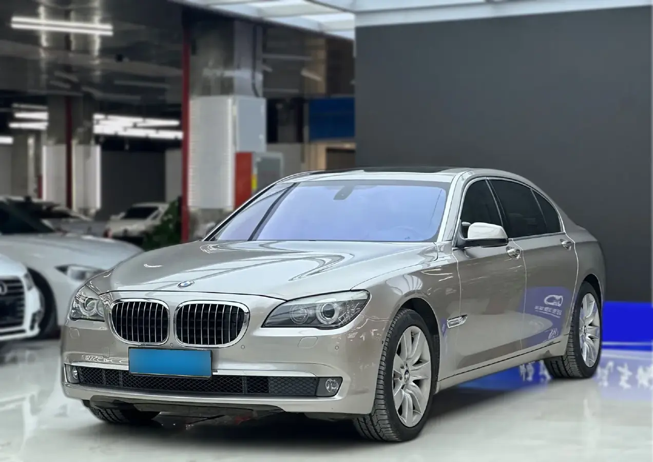 2011 BMW 7 Series 4.4T 407HP V8 6AT