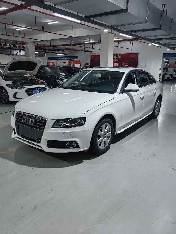 2011 Audi A4L 2.0T 180HP L4 CVT