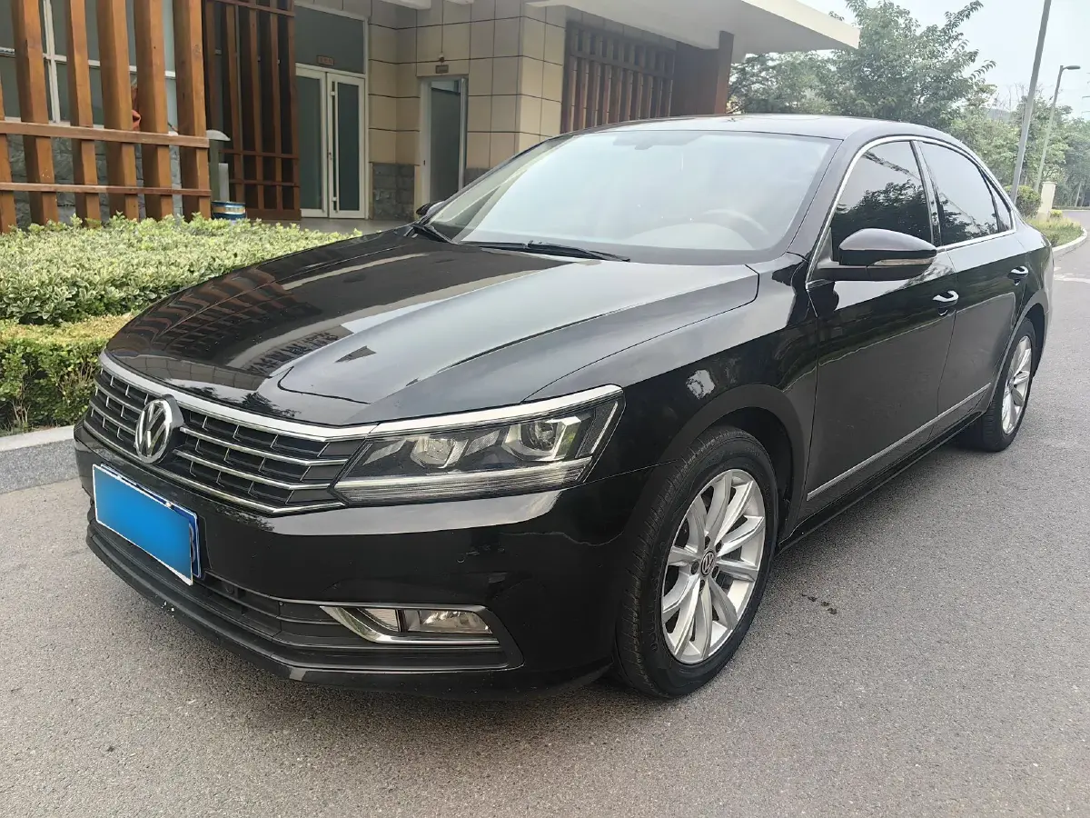 2017 Volkswagen Passat 1.8T 180HP L4 7DCT