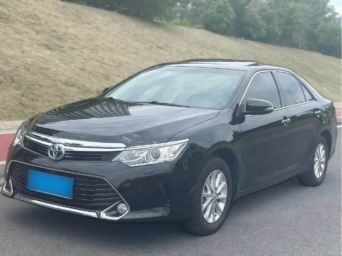 2016 Toyota Camry 2.5L 160HP L4 E-CVT Hybrid