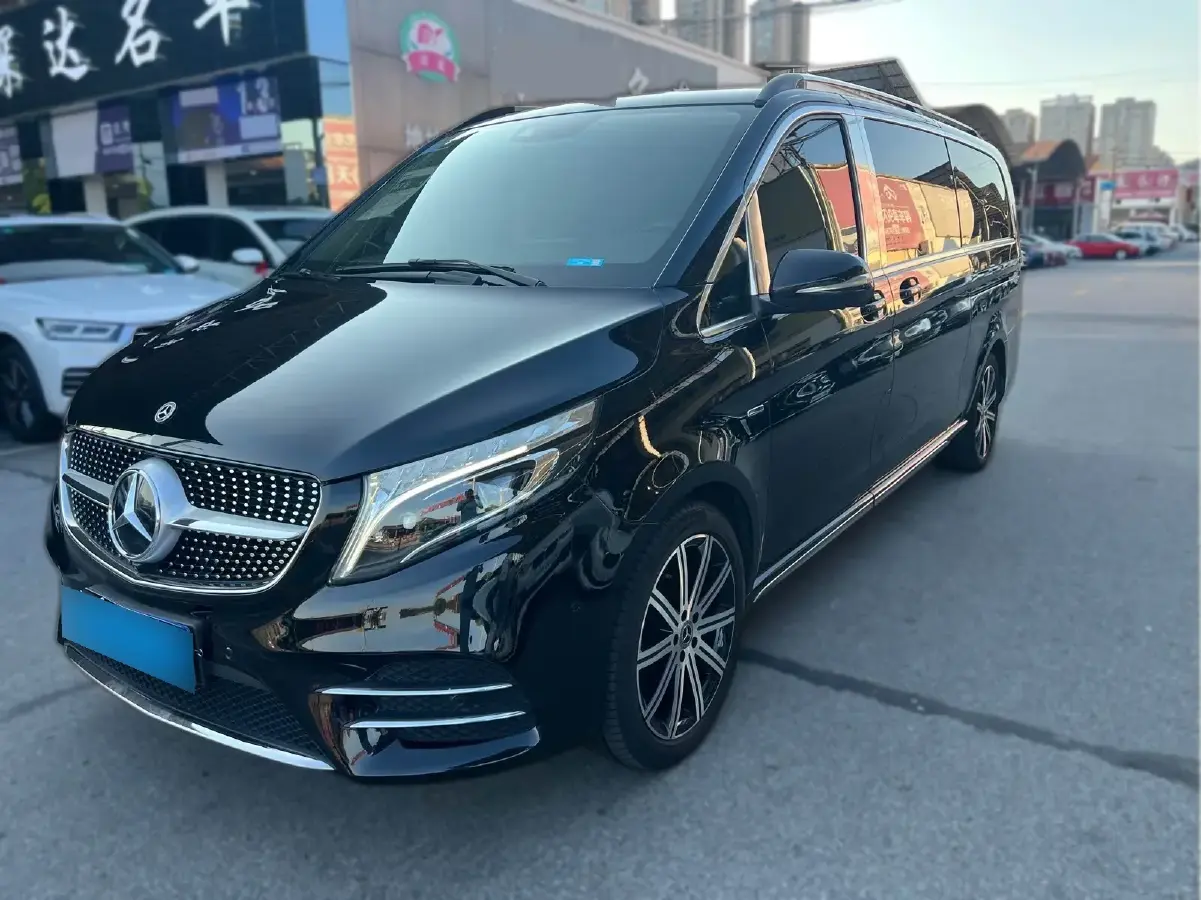 2022 Mercedes-Benz V Class 2.0T 211HP L4 9AT