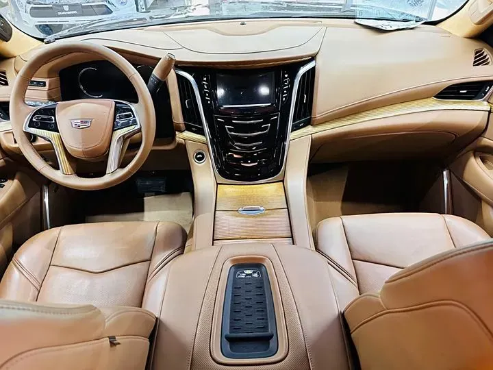 2017 Cadillac ESCALADE 6.2L 426HP V8 8AT,autocango,china used car exporter,china ev exporter,chinese used car exporter,chinese used ev exporter