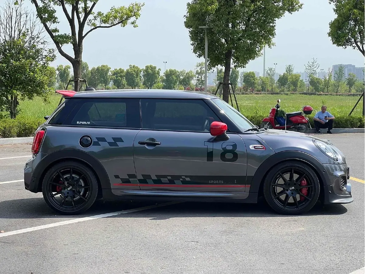 2021 MINI JCW 2.0T 231HP L4 8AT,autocango,china used car exporter,china ev exporter,chinese used car exporter,chinese used ev exporter