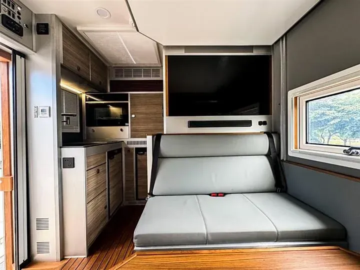 2023 Mercedes-Benz Unimog U5023 5.1T 231HP L4 8AT,autocango,china used car exporter,china ev exporter,chinese used car exporter,chinese used ev exporter