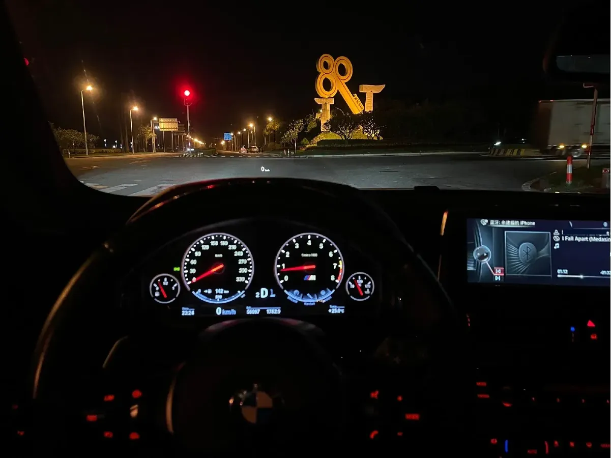 2013 BMW M6 4.4T 560HP V8 7DCT,autocango,china used car exporter,china ev exporter,chinese used car exporter,chinese used ev exporter