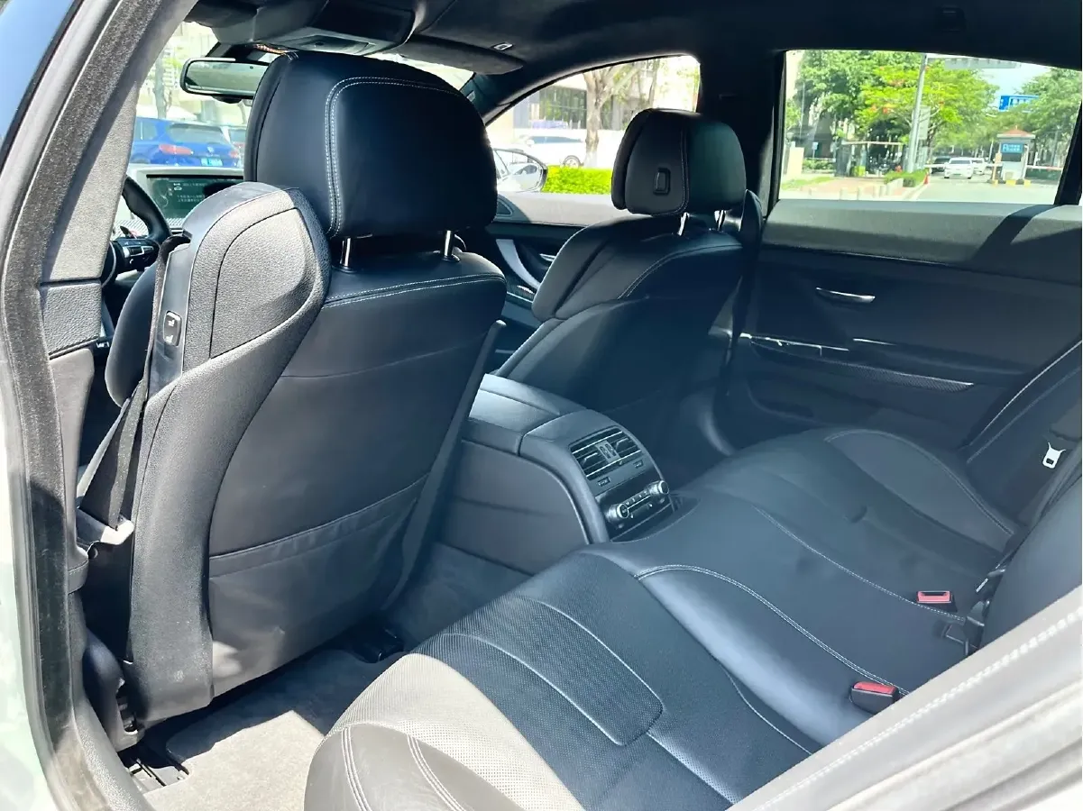 2013 BMW M6 4.4T 560HP V8 7DCT,autocango,china used car exporter,china ev exporter,chinese used car exporter,chinese used ev exporter