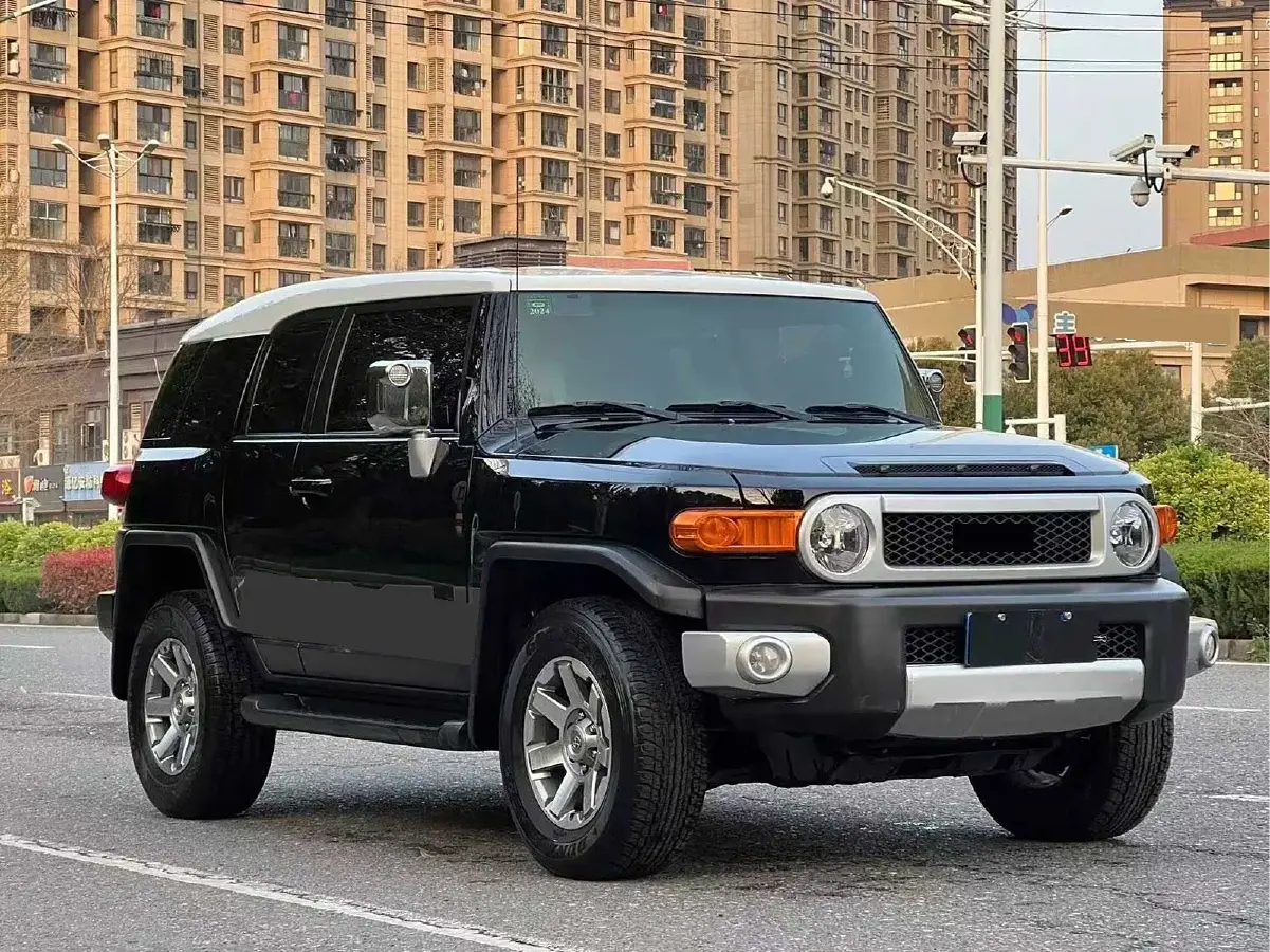 2013 Toyota FJ Cruiser 4.0L 272HP V6 5AT