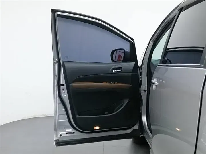 2015 BYD M6 2.4L 167HP L4 6DCT,autocango,china used car exporter,china ev exporter,chinese used car exporter,chinese used ev exporter