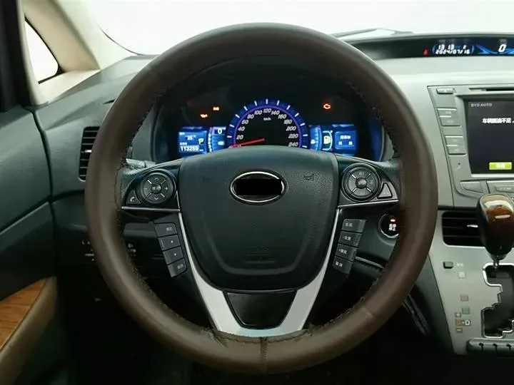 2015 BYD M6 2.4L 167HP L4 6DCT,autocango,china used car exporter,china ev exporter,chinese used car exporter,chinese used ev exporter