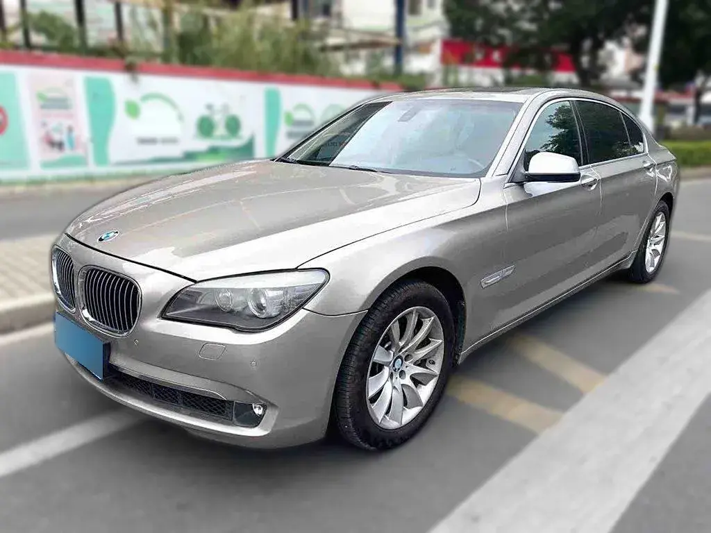 2009 BMW 7 Series 3.0T 326HP L6 6AT