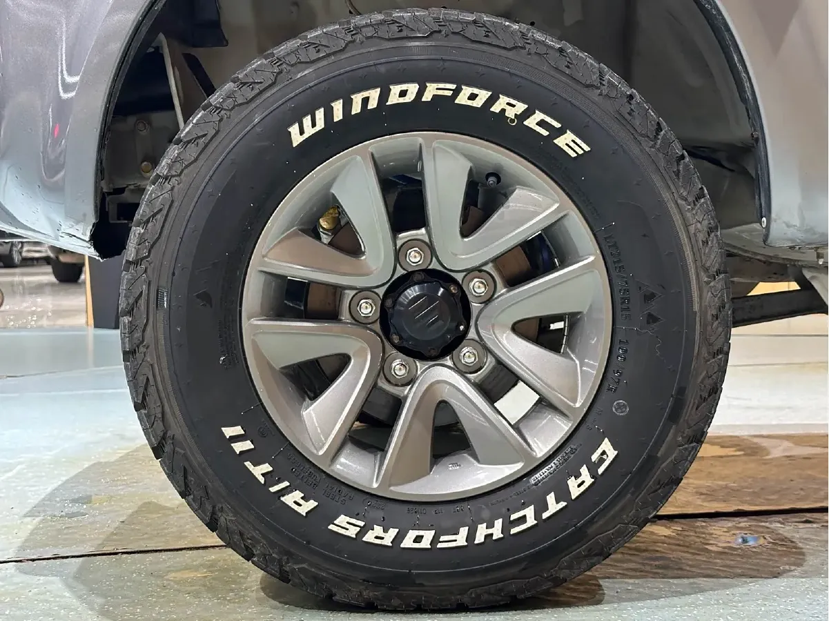 2015 Suzuki Jimny 1.3L 85HP L4 4AT,autocango,china used car exporter,china ev exporter,chinese used car exporter,chinese used ev exporter