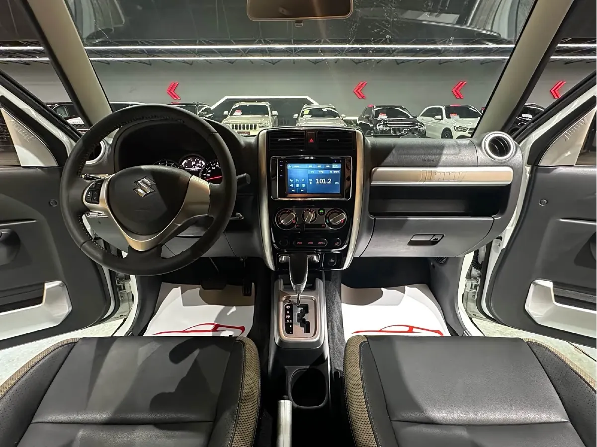 2015 Suzuki Jimny 1.3L 85HP L4 4AT,autocango,china used car exporter,china ev exporter,chinese used car exporter,chinese used ev exporter