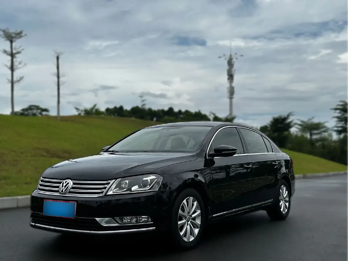 2013 Volkswagen Magotan 2.0T 200HP L4 6DCT