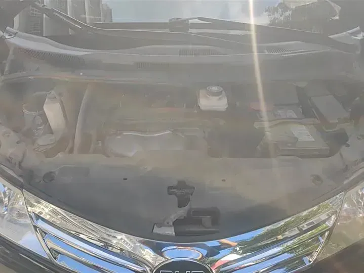 2015 BYD M6 2.4L 167HP L4 6DCT,autocango,china used car exporter,china ev exporter,chinese used car exporter,chinese used ev exporter