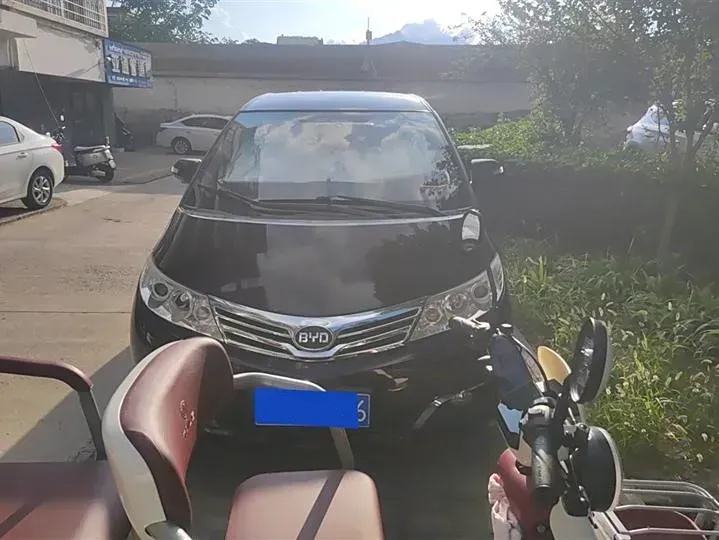 2015 BYD M6 2.4L 167HP L4 6DCT,autocango,china used car exporter,china ev exporter,chinese used car exporter,chinese used ev exporter