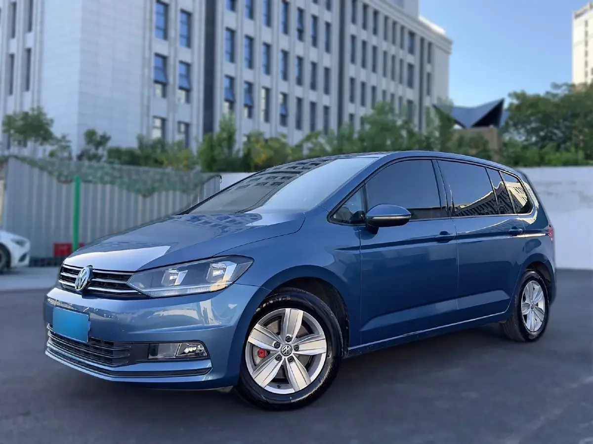 2018 Volkswagen Touran 1.4T 150HP L4 7DCT