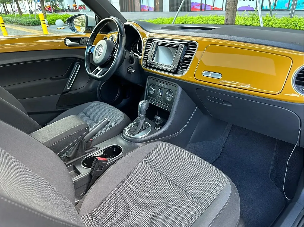 2016 Volkswagen Beetle 1.2T 105HP L4 7DCT,autocango,china used car exporter,china ev exporter,chinese used car exporter,chinese used ev exporter