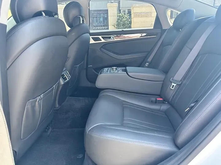 2015 Hyundai Cenesis 3.0L 257HP V6 8AT,autocango,china used car exporter,china ev exporter,chinese used car exporter,chinese used ev exporter