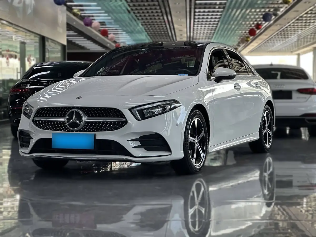 2022 Mercedes-Benz A Class 1.3T 163HP L4 7DCT