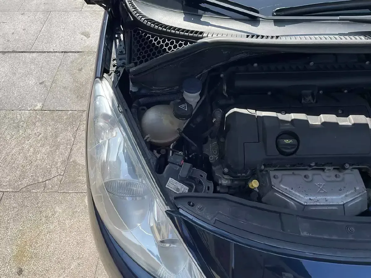 2013 Peugeot 207 1.6L 120HP L4 4AT,autocango,china used car exporter,china ev exporter,chinese used car exporter,chinese used ev exporter