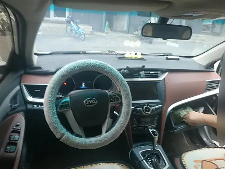 2014 BYD G5 1.5T 154HP L4 6DCT,autocango,china used car exporter,china ev exporter,chinese used car exporter,chinese used ev exporter