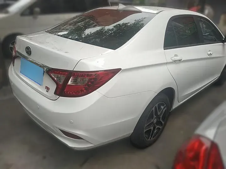 2014 BYD G5 1.5T 154HP L4 6DCT,autocango,china used car exporter,china ev exporter,chinese used car exporter,chinese used ev exporter