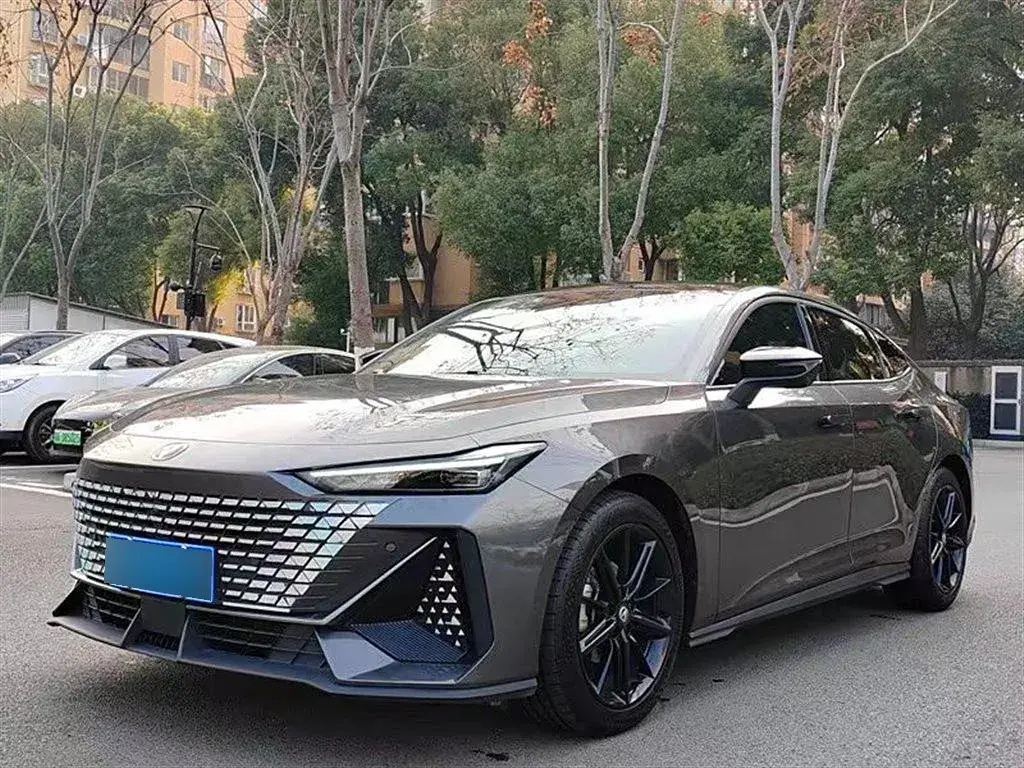 2022 ChangAn UNI-V 1.5T 188HP L4 7DCT