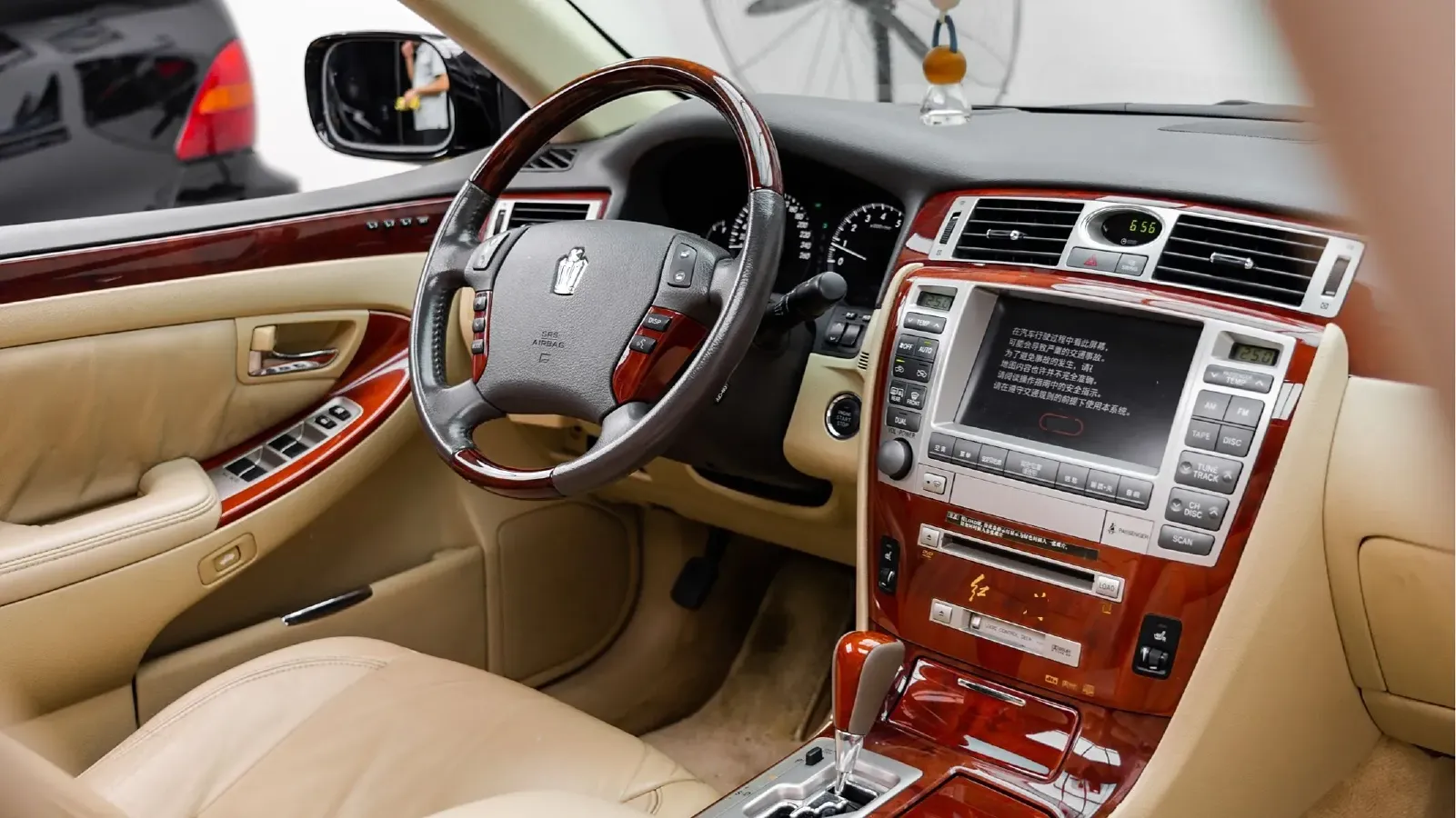 2009 HongQi ShengShi 4.3L 280HP V8 6AT,autocango,china used car exporter,china ev exporter,chinese used car exporter,chinese used ev exporter