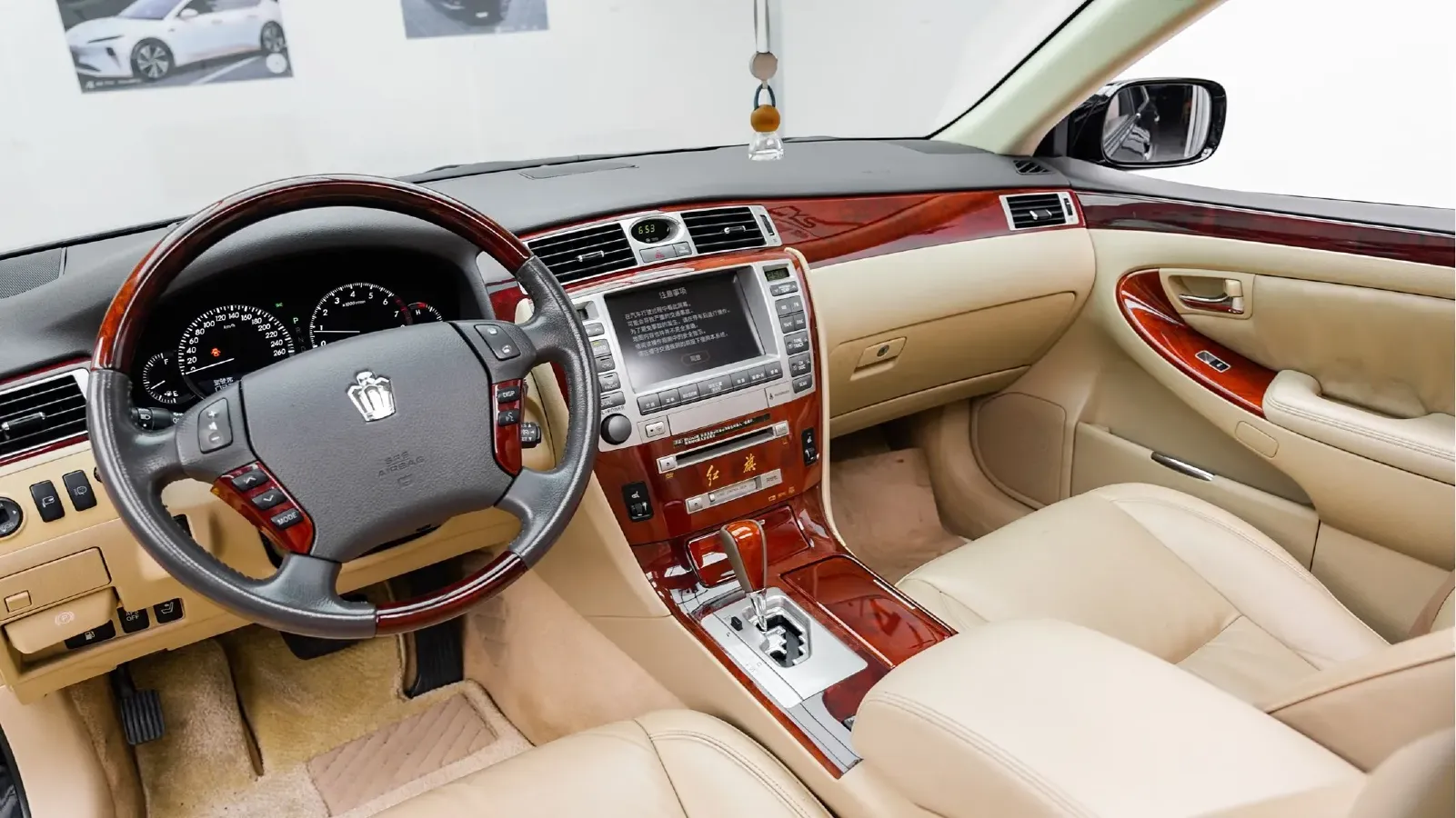 2009 HongQi ShengShi 4.3L 280HP V8 6AT,autocango,china used car exporter,china ev exporter,chinese used car exporter,chinese used ev exporter