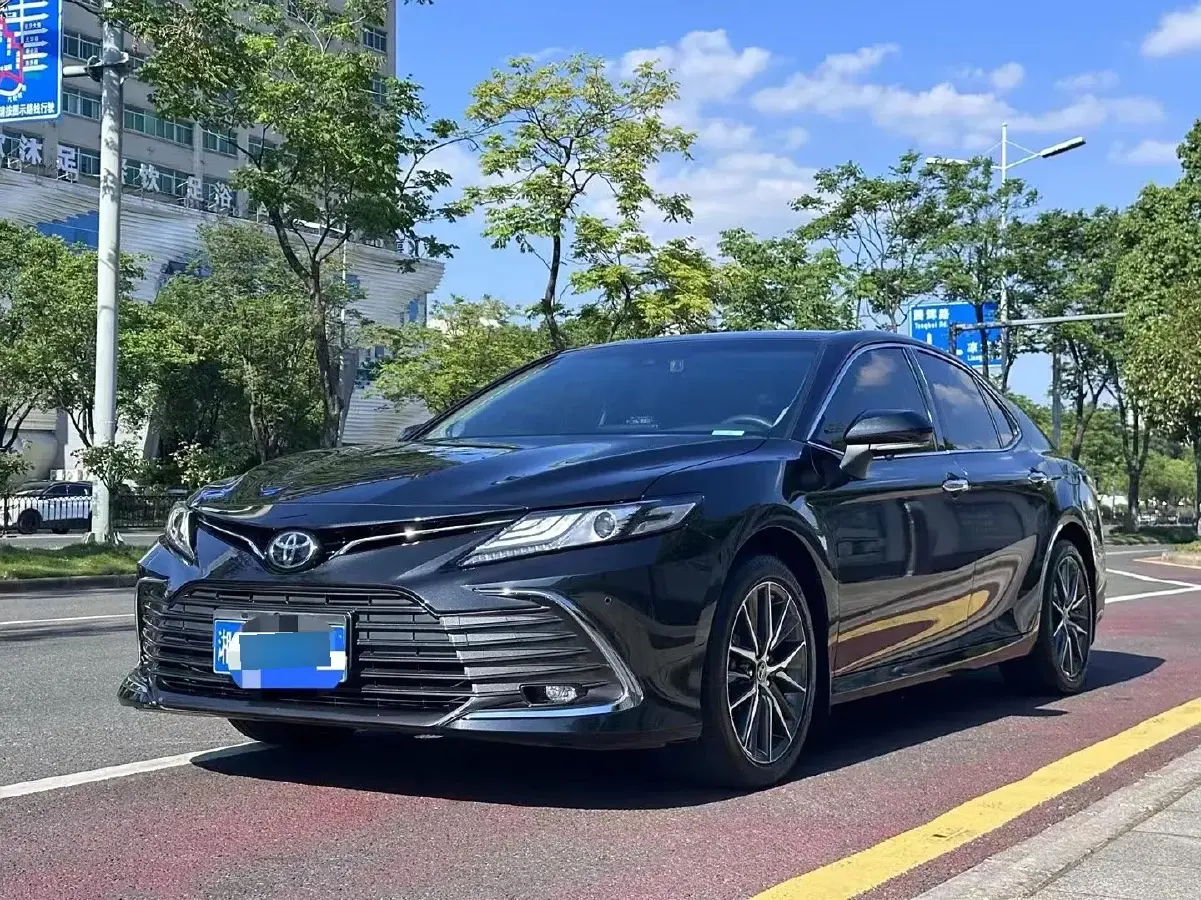 2023 Toyota Camry 2.5L 207HP L4 8AT
