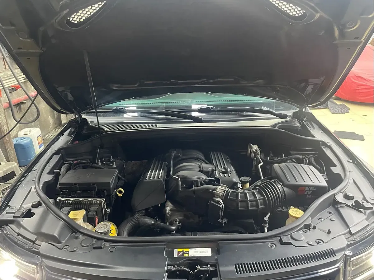 2014 Jeep Grand Cherokee SRT 6.4L 468HP V8 8AT,autocango,china used car exporter,china ev exporter,chinese used car exporter,chinese used ev exporter