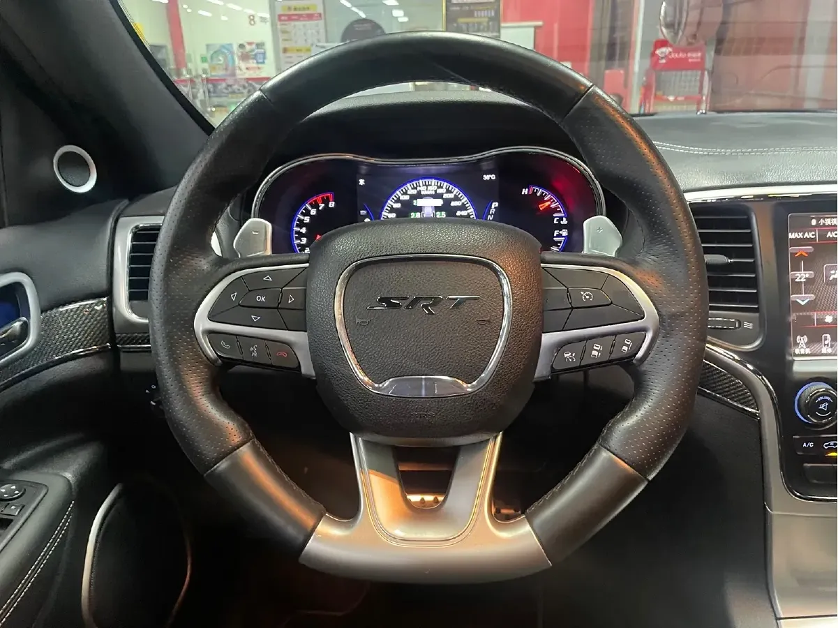 2014 Jeep Grand Cherokee SRT 6.4L 468HP V8 8AT,autocango,china used car exporter,china ev exporter,chinese used car exporter,chinese used ev exporter