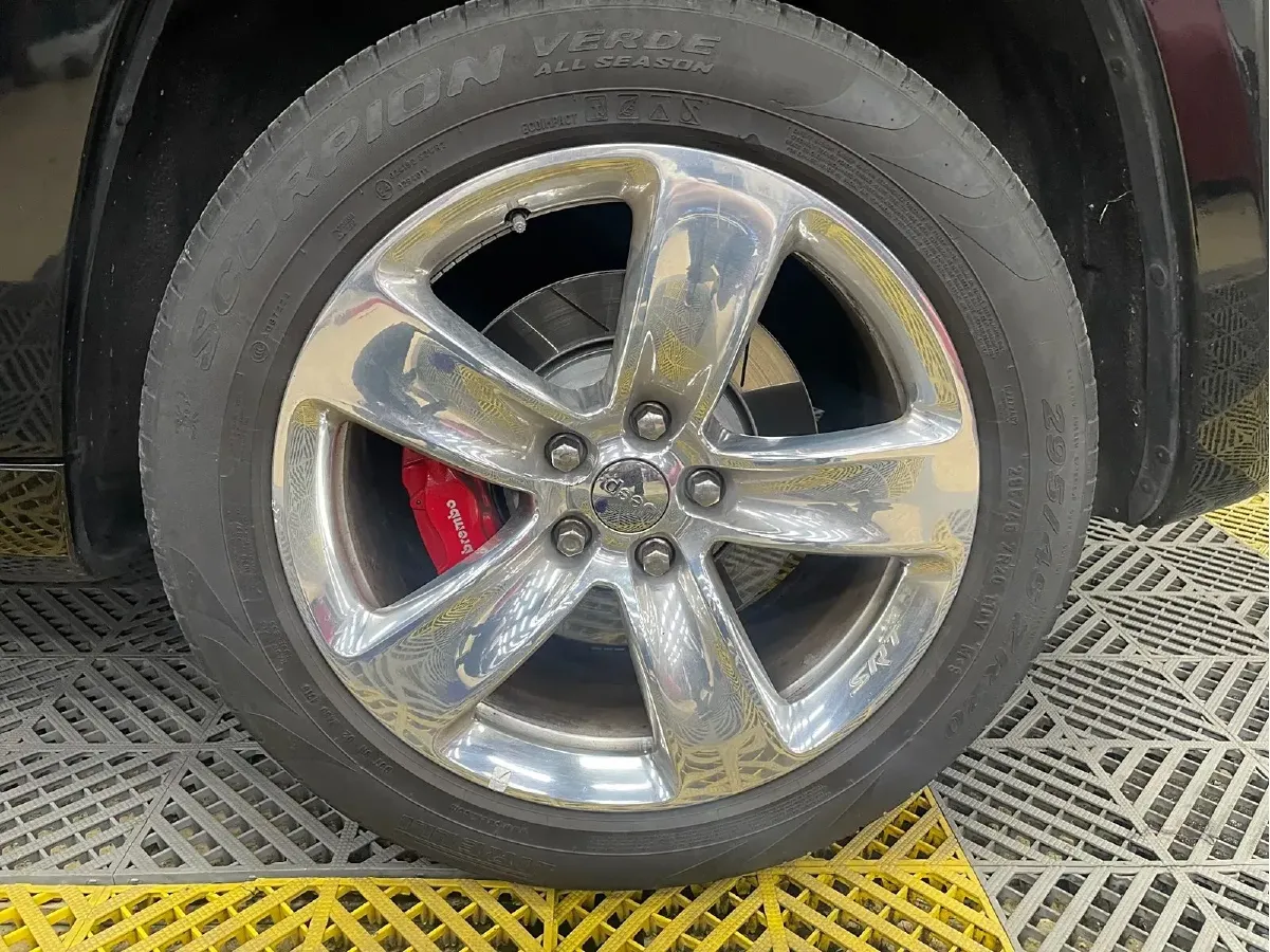 2014 Jeep Grand Cherokee SRT 6.4L 468HP V8 8AT,autocango,china used car exporter,china ev exporter,chinese used car exporter,chinese used ev exporter