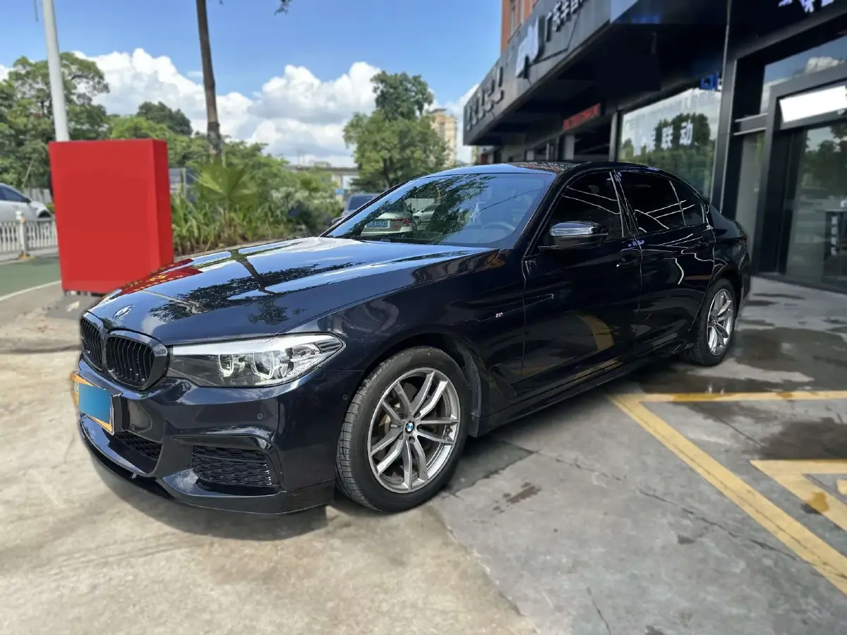 2019 BMW 5 Series 2.0T 184HP L4 8AT