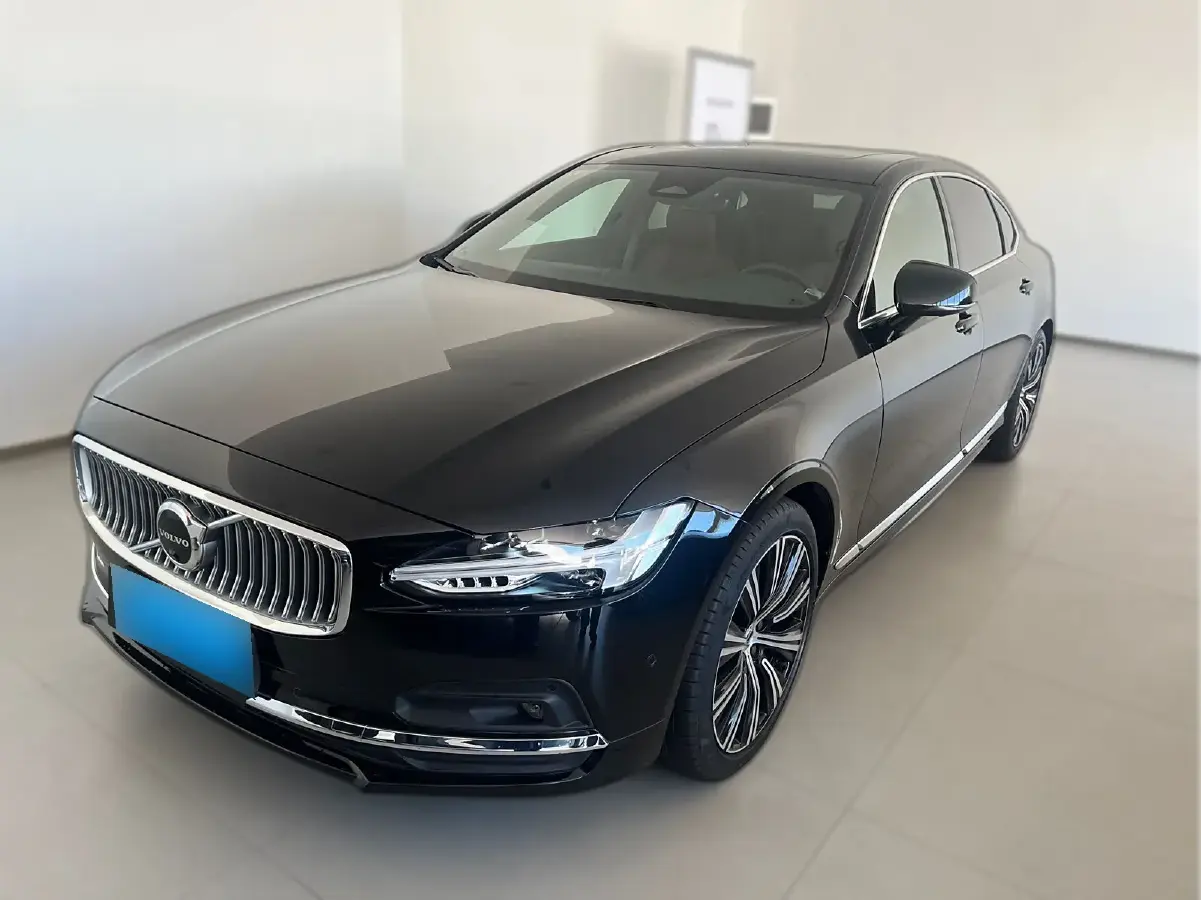 2024 Volvo S90 2.0T 250HP L4 8AT