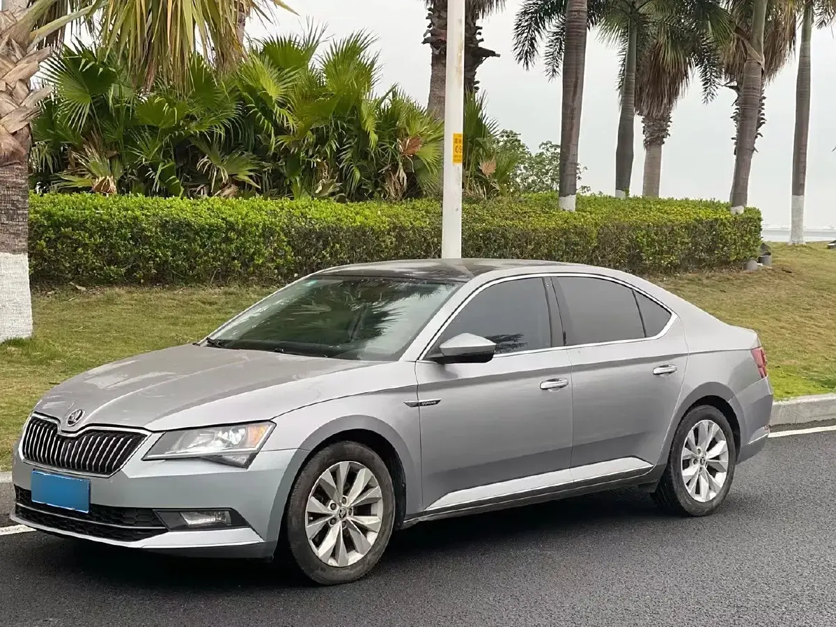 2018 Skoda Superb 1.8T 180HP L4 7DCT