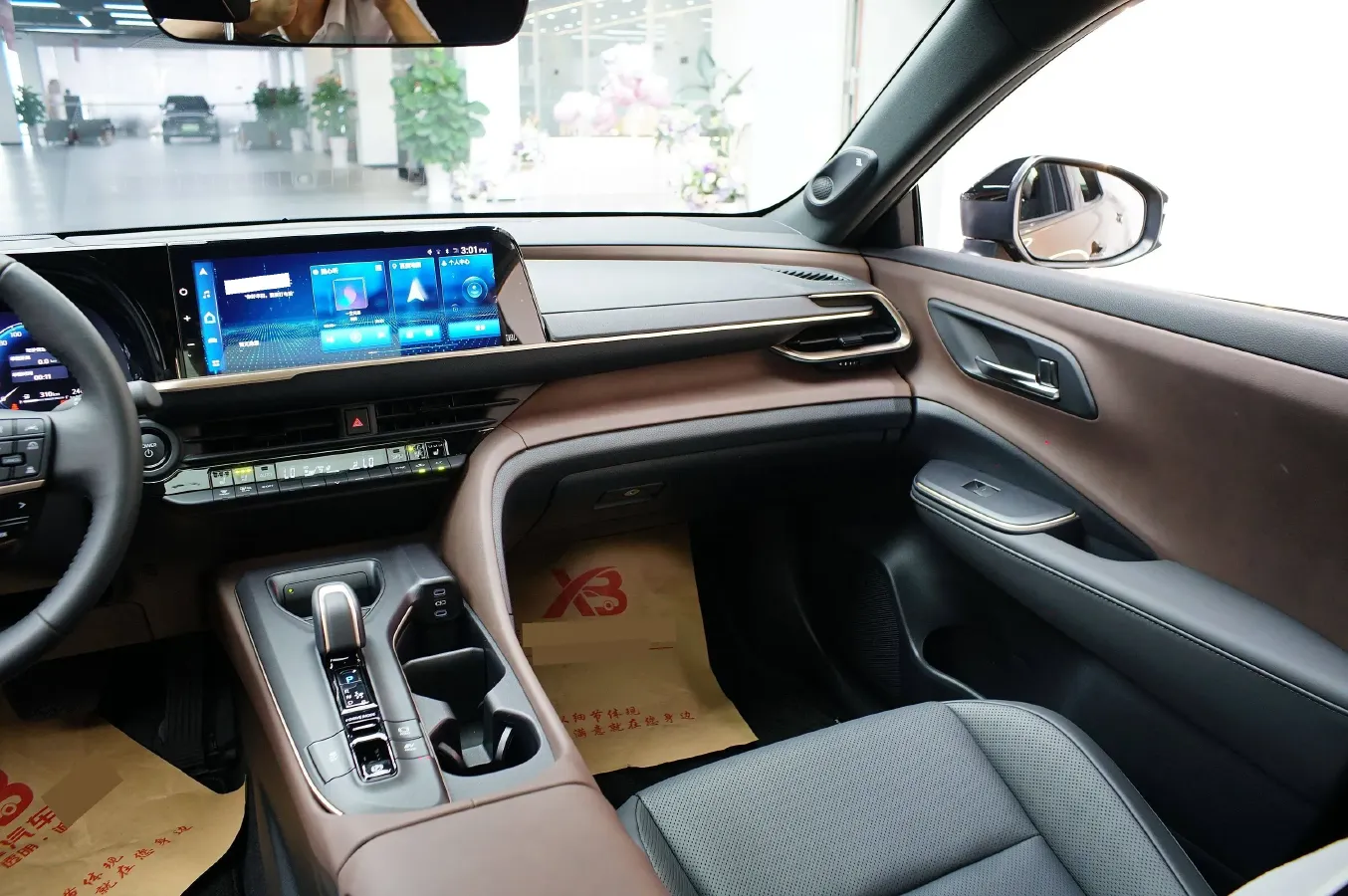 2023 Toyota CrownSportCross 2.5L 185HP L4 E-CVT Hybrid,autocango,china used car exporter,china ev exporter,chinese used car exporter,chinese used ev exporter